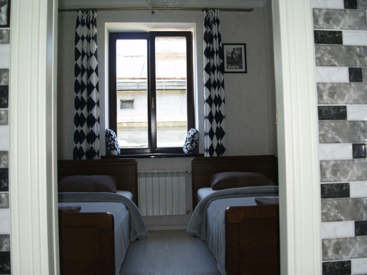 Monro - Heart Of Lviv Appartement Buitenkant foto
