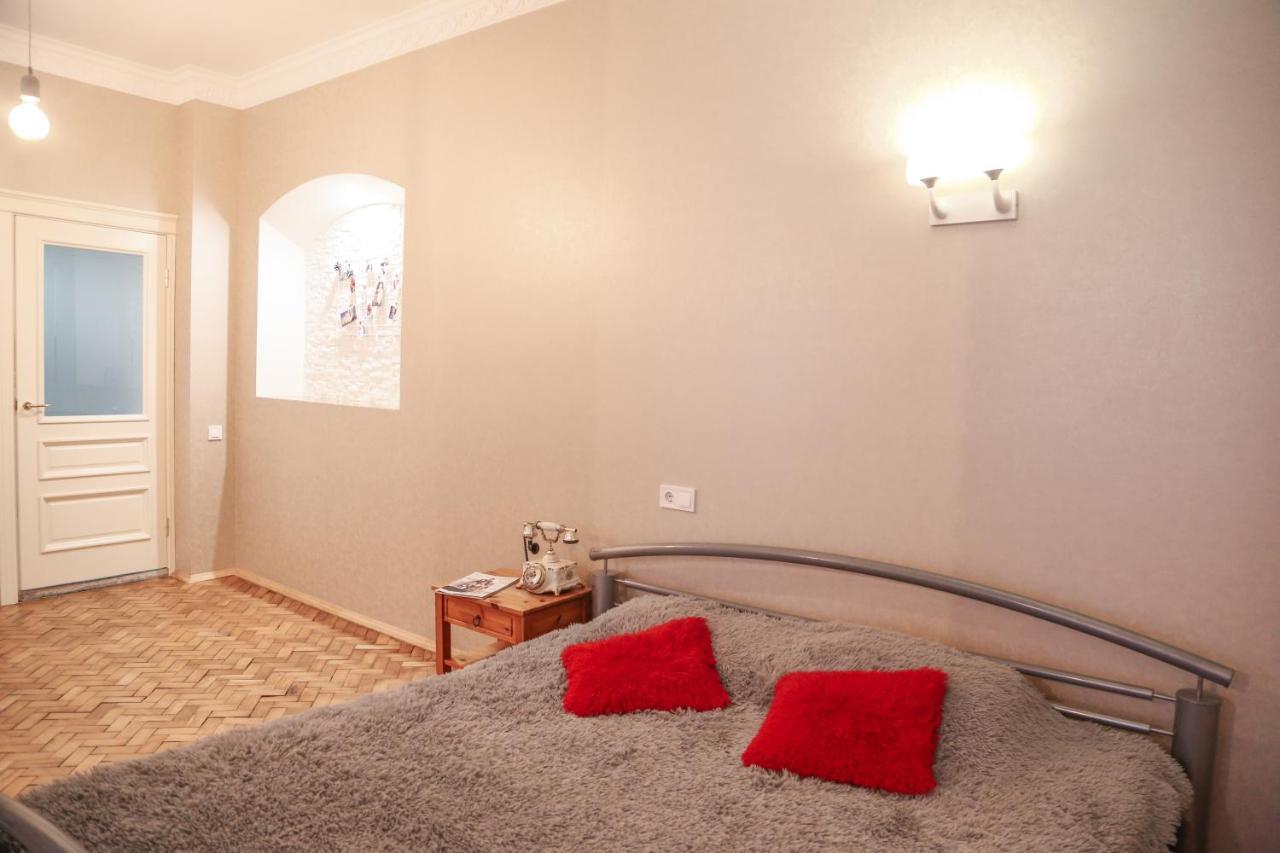 Monro - Heart Of Lviv Appartement Buitenkant foto