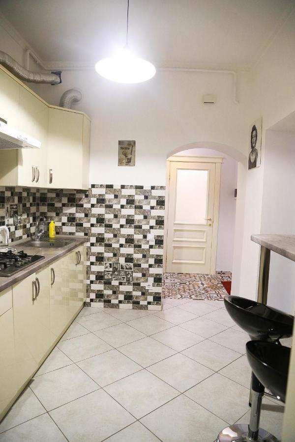 Monro - Heart Of Lviv Appartement Buitenkant foto
